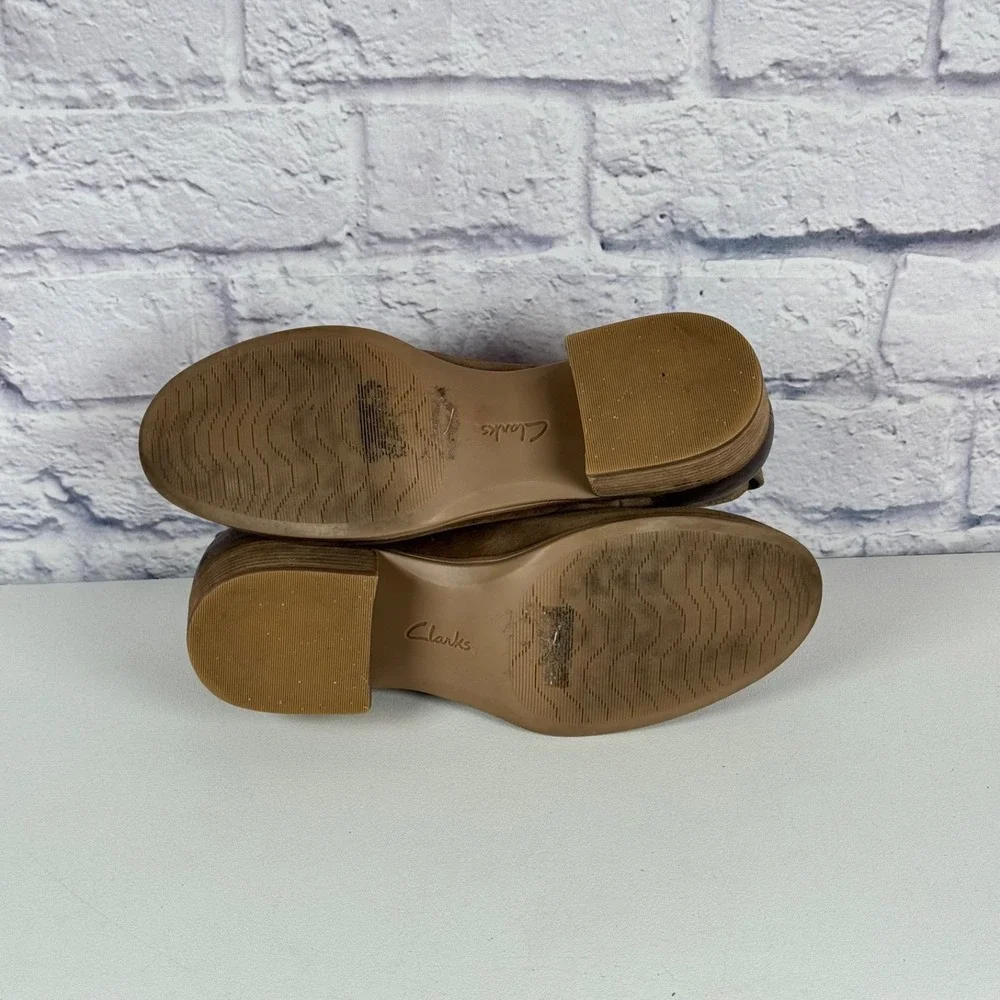 Clarks Maypearl Daisy Ankle Boots Booties Womens 10 Tan Suede and Leather Block